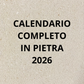 Calendario PRIAMO completo 2026 in Pietra di Vicenza e Rovere veneto spazzolato, orizzontale